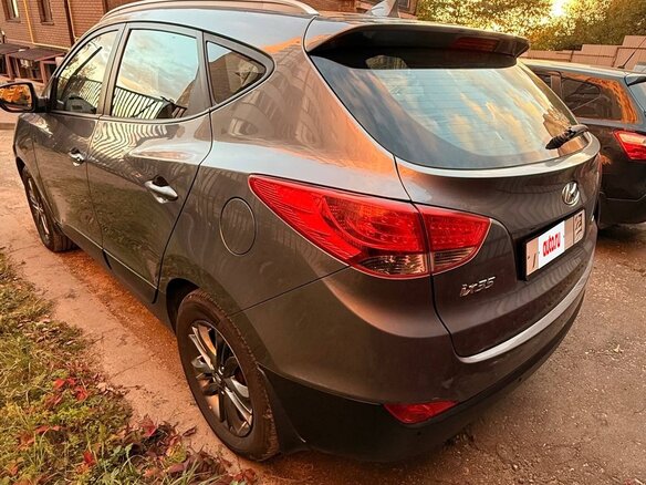 2013 Hyundai ix35 I Рестайлинг, серый, 1300000 рублей - вид 2