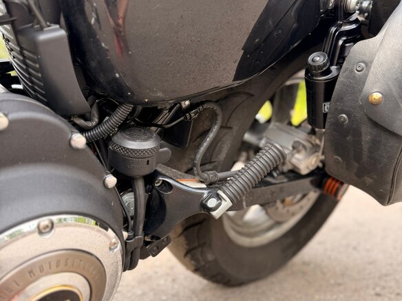 2013 Harley-Davidson Sportster 1200, коричневый, 850000 рублей - вид 5