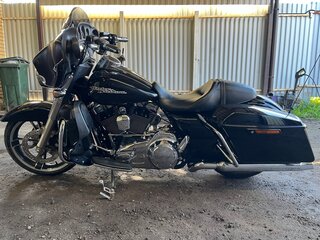 2014 Harley-Davidson Street Glide, чёрный, 1400000 рублей, вид 3