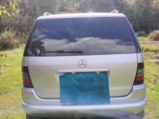 1998 Mercedes-Benz M-Класс 320 I (W163), серебристый, 750000 рублей, вид 4