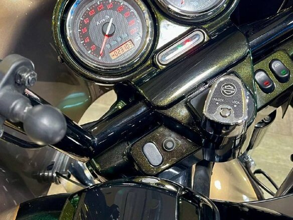 2013 Harley-Davidson CVO Road Glide, чёрный, 1500000 рублей - вид 11