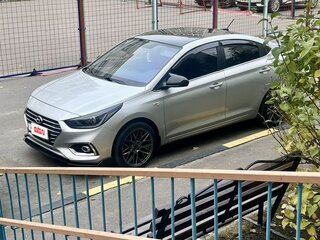 2017 Hyundai Solaris II, серебристый, 1181000 рублей, вид 3