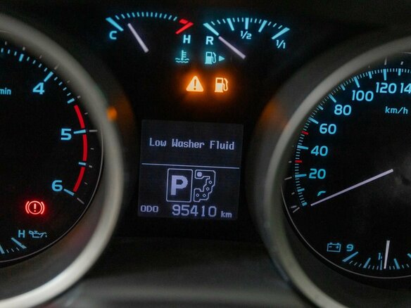 2010 Toyota Land Cruiser 200 Series, серый, 2700000 рублей - вид 23