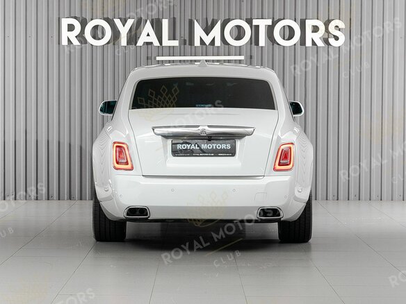 2019 Rolls-Royce Phantom VIII (Series I), белый, 34800000 рублей - вид 3