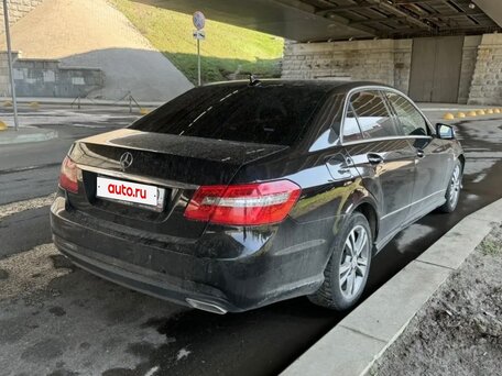 2010 Mercedes-Benz E-Класс 220 5G-Tronic IV (W212, S212, C207), чёрный, 1025000 рублей, вид 4