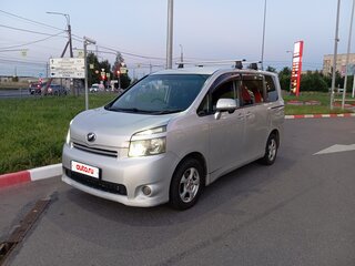 2009 Toyota Voxy II (R70), серый, 999000 рублей, вид 1
