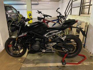 2019 Triumph Street Triple, чёрный, 795000 рублей, вид 5