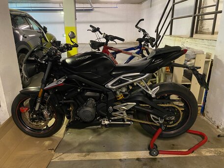 2019 Triumph Street Triple, чёрный, 795000 рублей, вид 5