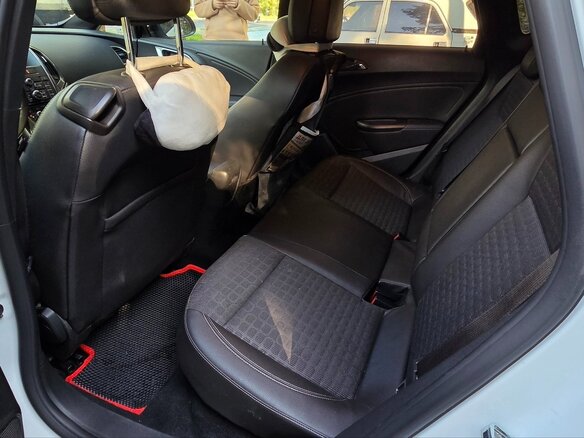 2012 Opel Astra J Рестайлинг, белый, 1100000 рублей - вид 19