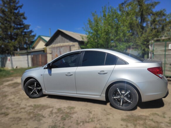 2010 Chevrolet Cruze I, серебристый, 666000 рублей - вид 10