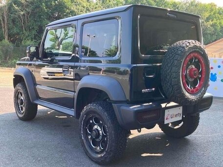 2023 Suzuki Jimny Sierra IV, чёрный, 2190000 рублей, вид 4
