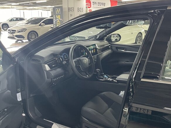 2026 Toyota Camry IX (XV80), чёрный - вид 10
