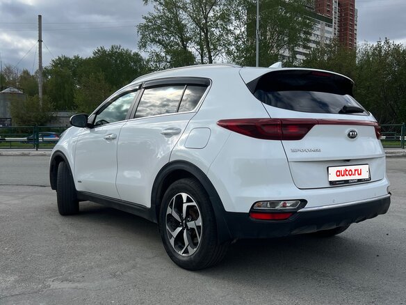 2020 Kia Sportage IV Рестайлинг, белый, 2030000 рублей - вид 6