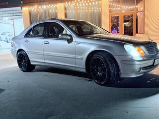 2000 Mercedes-Benz C-Класс 320 II (W203), серебристый, 950000 рублей, вид 2