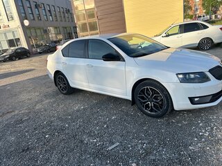 2013 Skoda Octavia III (A7), белый, 1200000 рублей, вид 3