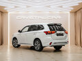 2022 Mitsubishi Outlander III Рестайлинг 3, белый, 2800000 рублей - вид 5