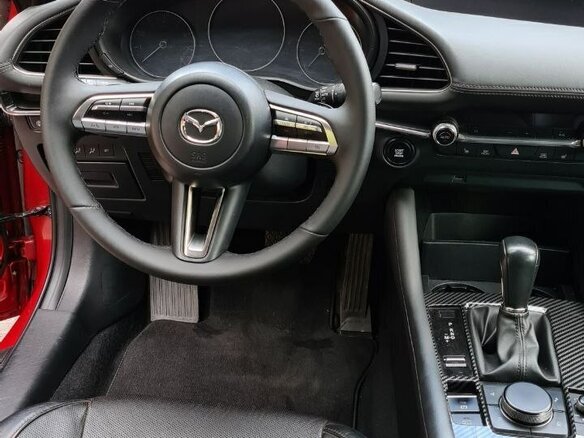 2019 Mazda 3 IV (BP), красный, 2000000 рублей - вид 15