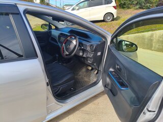 2014 Toyota Aqua I, серебристый, 785000 рублей, вид 4