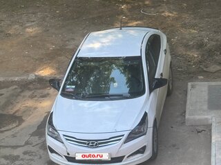 2015 Hyundai Solaris I Рестайлинг, белый, 450000 рублей, вид 2