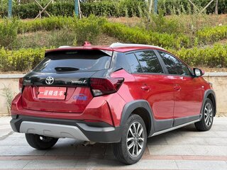 2022 Toyota Yaris L X XP150 Рестайлинг, красный, 1110000 рублей, вид 3