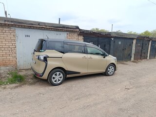 2020 Toyota Sienta II Рестайлинг, коричневый, 1675000 рублей, вид 4