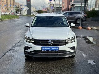 2021 Volkswagen Tiguan II Рестайлинг, белый, 2650000 рублей, вид 2