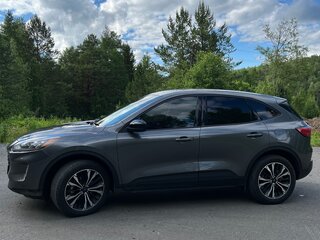 2021 Ford Escape IV, серый, 1950000 рублей, вид 4