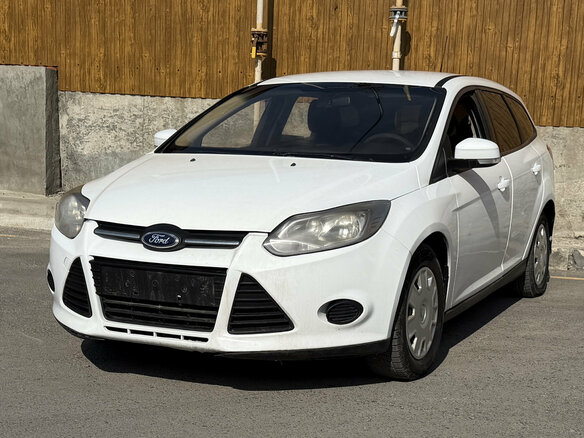 2014 Ford Focus III, белый, 1600000 рублей - вид 2