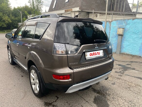 2011 Mitsubishi Outlander II Рестайлинг, коричневый - вид 13