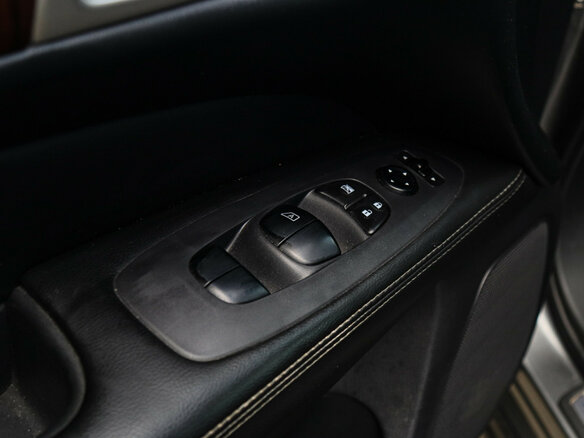 2016 Nissan Pathfinder IV, серый - вид 18
