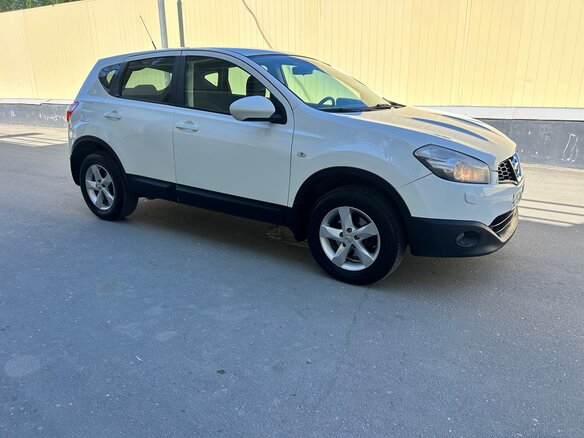 2010 Nissan Qashqai I Рестайлинг, белый, 970000 рублей - вид 3