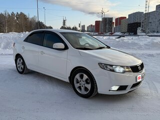 2010 Kia Cerato 6-speed II, белый, 790000 рублей, вид 3