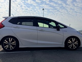 2018 Honda Fit III Рестайлинг, белый, 1500000 рублей, вид 3