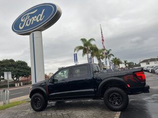 2026 Ford F-150 Raptor SuperCrew Raptor XIV Рестайлинг, чёрный, 16755517 рублей, вид 3