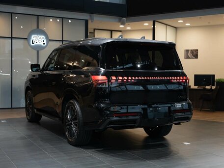 2025 Infiniti QX80 II, чёрный, 17990000 рублей, вид 4