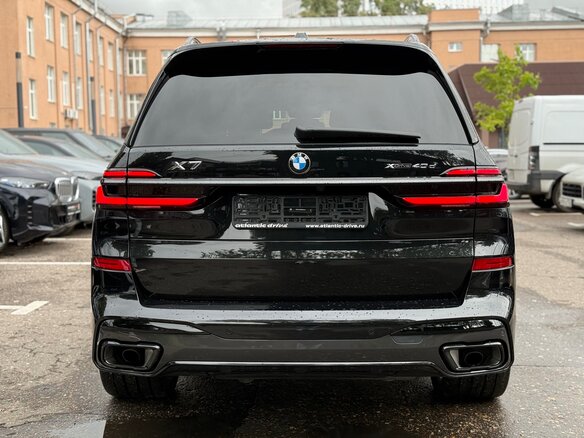 2026 BMW X7 40d I (G07) Рестайлинг, чёрный, 15189000 рублей - вид 11