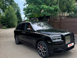 2021 Rolls-Royce Cullinan Black Badge I (Series I), чёрный, 37500000 рублей, вид 3
