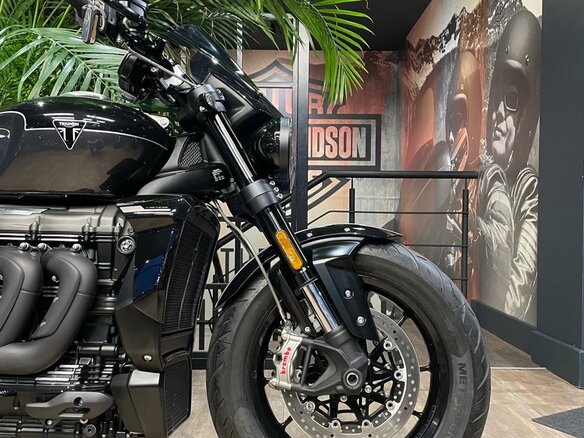 2024 Triumph Rocket III, серый, 3250000 рублей - вид 12