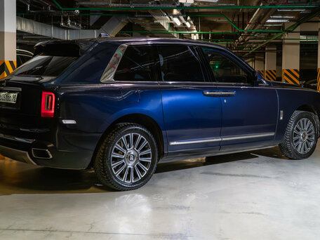 2019 Rolls-Royce Cullinan I (Series I), синий, 27400000 рублей, вид 3