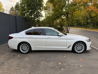 2018 BMW 5 серии 520d xDrive VII (G30/G31/G38), белый, 2600000 рублей, вид 2