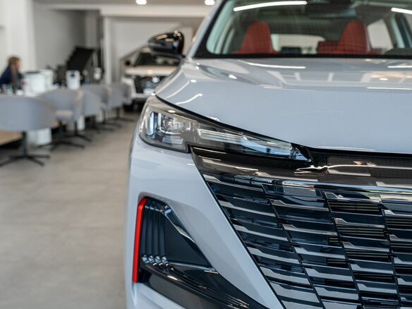 2025 Changan UNI-S I, серый, 3179900 рублей - вид 3