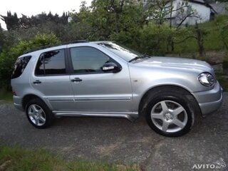 1999 Mercedes-Benz M-Класс 320 I (W163), серебристый, 690000 рублей, вид 3