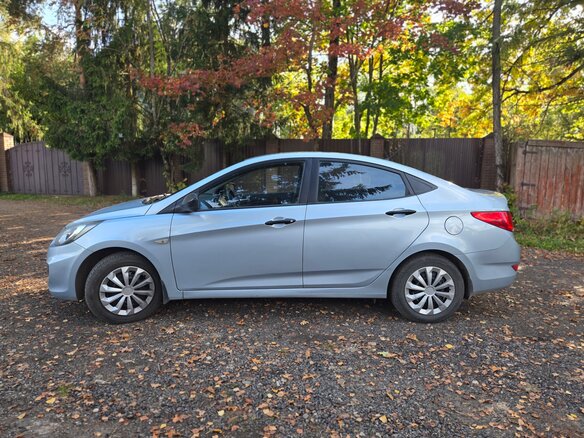2012 Hyundai Solaris I, серый - вид 2