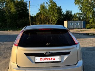 2008 Ford Focus II Рестайлинг, серебристый, 320000 рублей, вид 3
