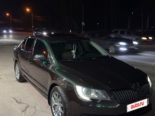 2013 Skoda Superb II Рестайлинг, коричневый, 1650000 рублей, вид 1