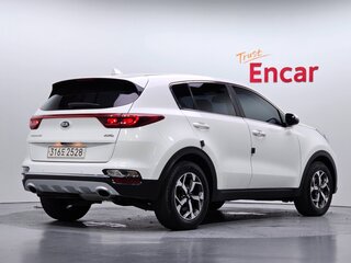 2021 Kia Sportage IV Рестайлинг, белый, 2150000 рублей, вид 3
