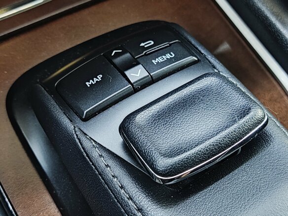 2017 Lexus LX 570 III Рестайлинг 2, чёрный, 8300000 рублей - вид 32