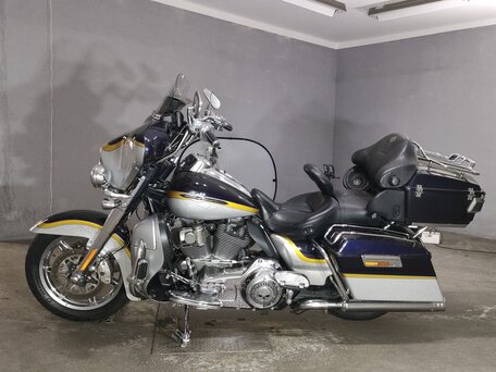 2012 Harley-Davidson Electra Glide, серебристый, 1300000 рублей, вид 2