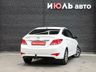 2015 Hyundai Solaris I Рестайлинг, белый, 970000 рублей, вид 4