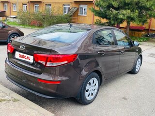 2015 Kia Rio III Рестайлинг, коричневый, 950000 рублей, вид 3